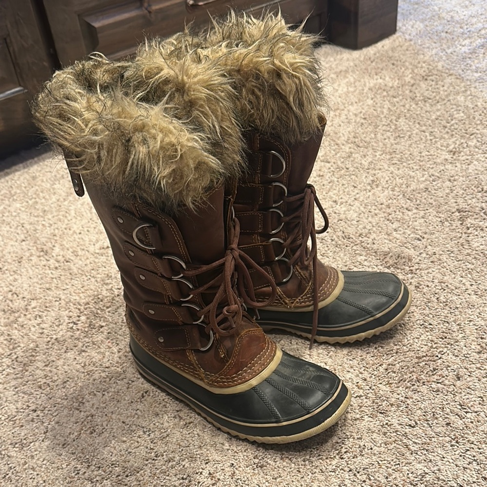 Women's Brown and Black Fur-Lined Boots SOREL